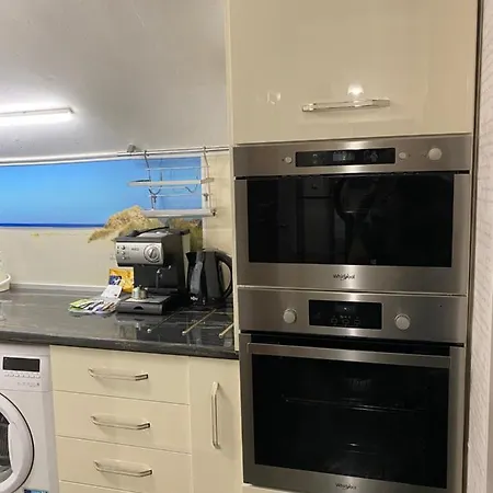 Lucy Apartament بورغاس