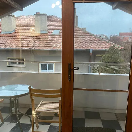 Lucy Apartament شقة *