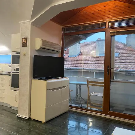 Lucy Apartament شقة